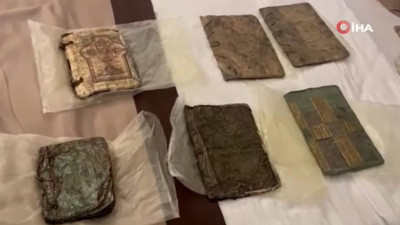 Mersin’de 6 adet tarihi el yazması kitap ele geçirildi