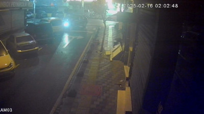 Esenler'de hareketli gece! Caddeyi savaş alanına çevirdiler