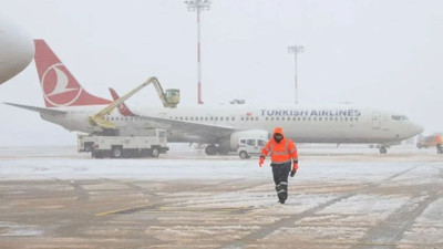 Bakanlık duyurdu! İstanbul'da kar önlemi! Yaklaşık 350 uçuş