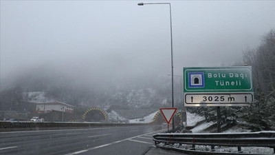 Bolu Dağı'nda yoğun kar ve sis! Görüş mesafesi düştü