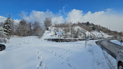 Kar yağışı yolları felç etti!