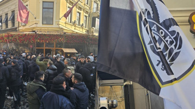 PAOK taraftarlarından Bükreş'te gövde gösterisi
