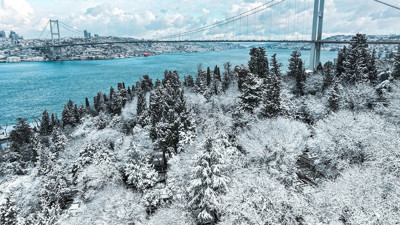 İstanbul tablo gibi! Boğaz gelinlik giydi…