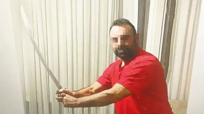 Kılıçlı koca terörü. Kocasının yatak odası sırrını açıkladı. Aile yılında akılalmaz olay