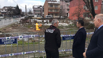 İzmit’te metro sondajından çıkan gaz günlerdir yanıyor! Vali yerinde inceledi