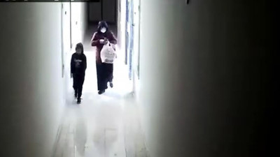 Şok eden görüntü! Çocuk ile birlikte hırsızlık yaptı