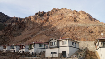 Dev kayalara tel örgülü çözüm