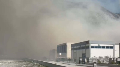 Aydın'da kağıt fabrikasında korkutan yangın! Dumanlar gökyüzünü kapladı