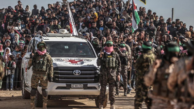 Hamas, 1 esiri daha Kızılhaç’a teslim etti