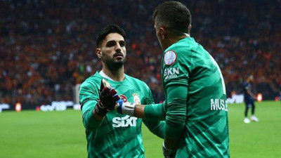 Günay Güvenç Muslera'yı geçti