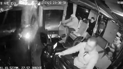 Belediye otobüsünün çarptığı motosikletli öldü