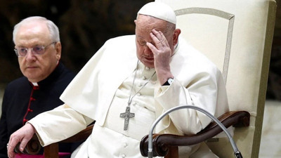 Vatikan resmen duyurdu: "Papa'nın durumu kötüleşti"