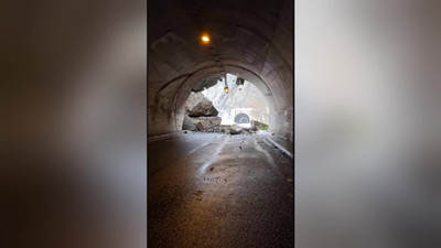 Artvin'de heyelan meydana geldi! Tünel trafiğe kapandı