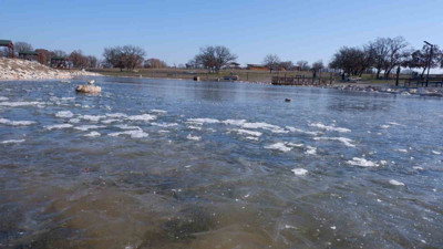 Hava sıcaklığı eksi 8 derece... Göletler buz kesti