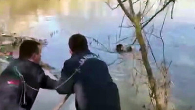 Sakarya nehrine atlayan kadın böyle kurtarıldı