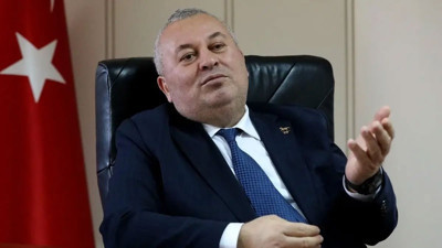 Cemal Enginyurt'tan zehir zemberek sözler! Mesut Özil ve Ahmet Hakan da nasibini aldı