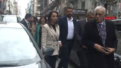 Teröristbaşı Öcalan için sloganlar atılıyor!