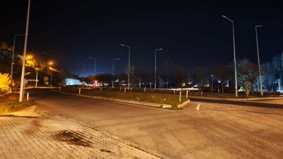 Bilecik’te iki kurum topu bir birine attı o kavşak karanlıkta kaldı