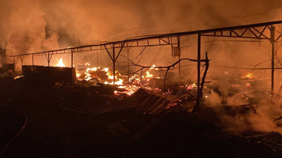 Atıl çiftlik alev alev yandı