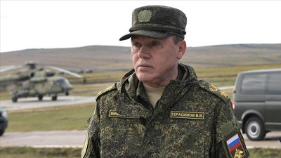 Gerasimov, Ukrayna’daki Savaşta Batı Askeri Grubu'nu İnceledi