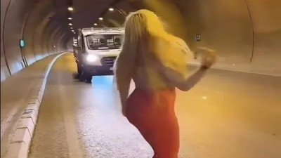 Tünelde dans ederken tutuklanmıştı... Trafiği tehlikeye sokan kadın hakkında yeni gelişme