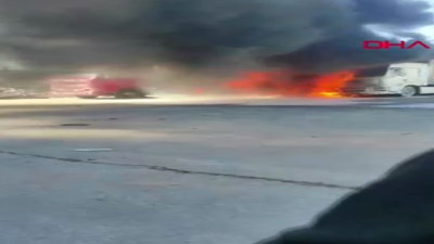 Eskişehir'de park halindeki 3 TIR alev alev yandı