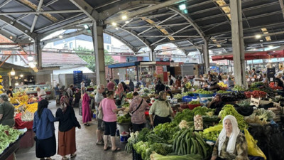 Halk pazarında fiyatlar yüksek olunca, vatandaş eli boş eve döndü