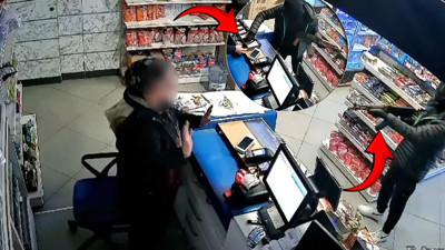 Dinar'da oyuncak kalaşnikofla benzinliği soydu! Kadın kasiyer neye uğradığını şaşırdı...
