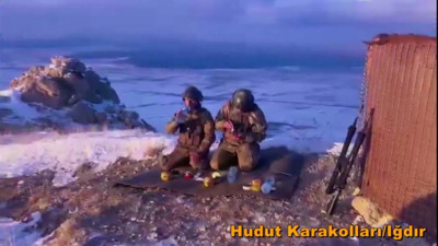 MSB, Mehmetçiklerin ilk iftarını paylaştı