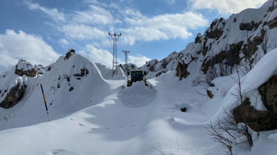 Hakkari'deki askeri üs yolları açılıyor! Kardan kapanmıştı...