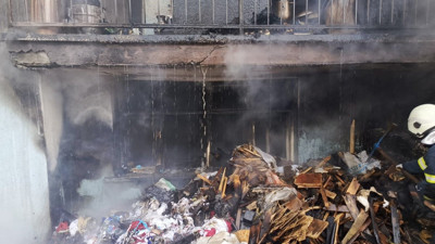 Isparta’da 2 katlı evde yangın