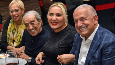 Hayatını kaybeden Edip Akbayram'ın ailesiyle son görüntüleri ortaya çıktı