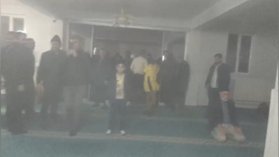 Teravihte çıkan yangında namaza devam etmiş