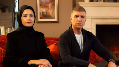 Ünlü gazeteci Kızıl Goncalar dizisine konuk oldu