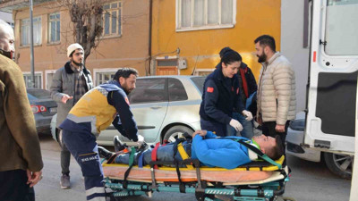 Bilecik’te motosiklet devrildi: 2 kişi yaralandı