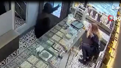 Kahraman vatandaş hayat kurtarıp soygunu engelledi. Tezgahtar kıza dehşeti yaşattı