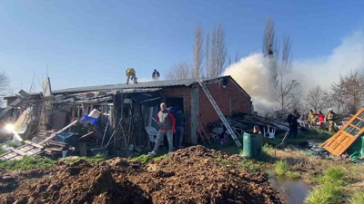 Balıkesir’de çiftlikteki ahırda yangın! Ekipler hayvanları kurtarmak için seferber oldu