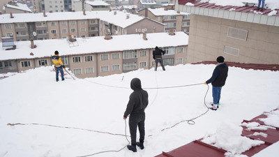 Ekmek parası ‘ipin ucu'nda