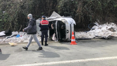 İşçi servisi ile ticari araç çarpıştı: Yaralılar var