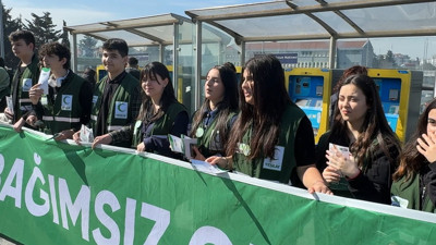 Lise öğrencileri bağımlılıkla mücadele için yürüdüler