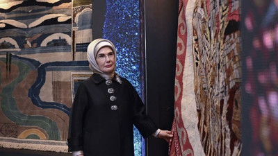 Emine Erdoğan'ın ilmek attığı halı, açık artırmayla satıldı: Geliri depremzede kadınlara bağışlanacak