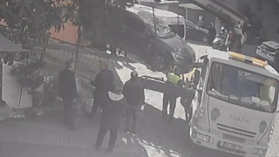 İstanbul’da facia ucuz atlatıldı! Kadın sürücünün kayan otomobili durdurma yöntemi ‘pes’ dedirtti