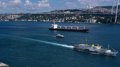 İstanbul Boğazı'nda gemi trafiği yeniden açıldı