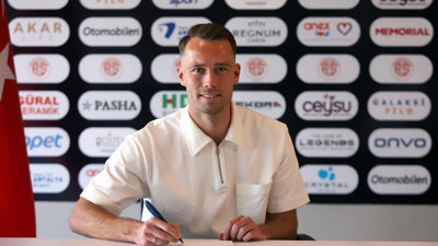 Antalyaspor Van de Streek ile devam ediyor