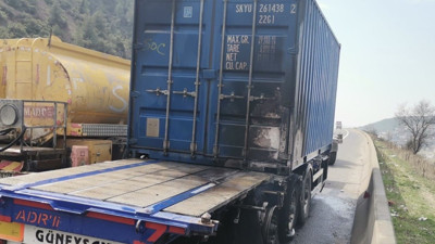 TIR'ın dorsesinde yangın çıktı