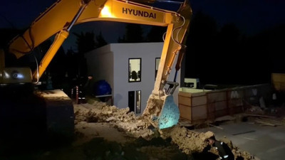 Bahçelievler'de inşaat çalışması sırasında yol çöktü