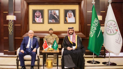 Bakan Güler, Suudi Arabistanlı mevkidaşı El Suud ile görüştü