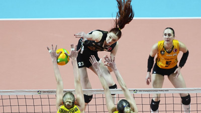 Fenerbahçe Medicana'yı eleyen VakıfBank Dörtlü Final'de