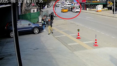 Polis otosu ile minibüs çarpıştı