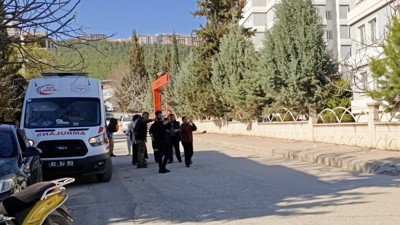 Adıyaman'da otomobil ile elektrikli bisiklet çarpıştı